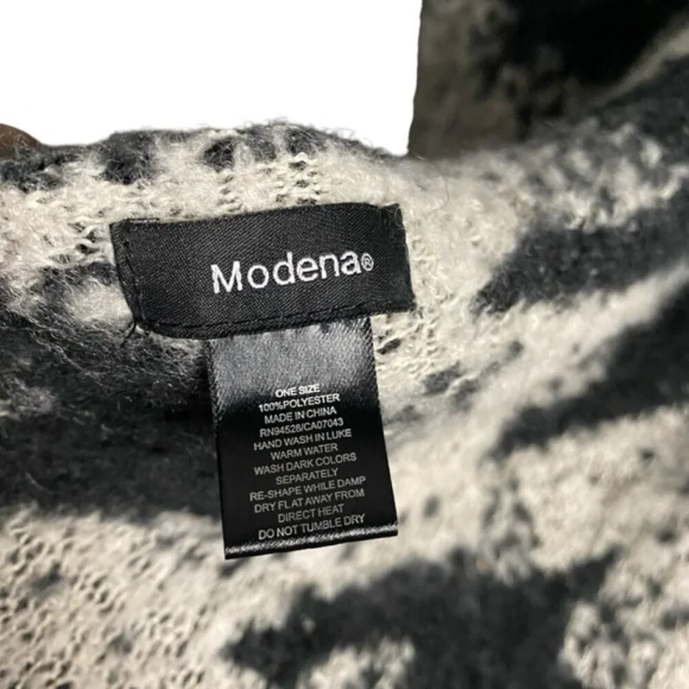 Modena Soft Chunky Knit Black and White Patterned Scarf